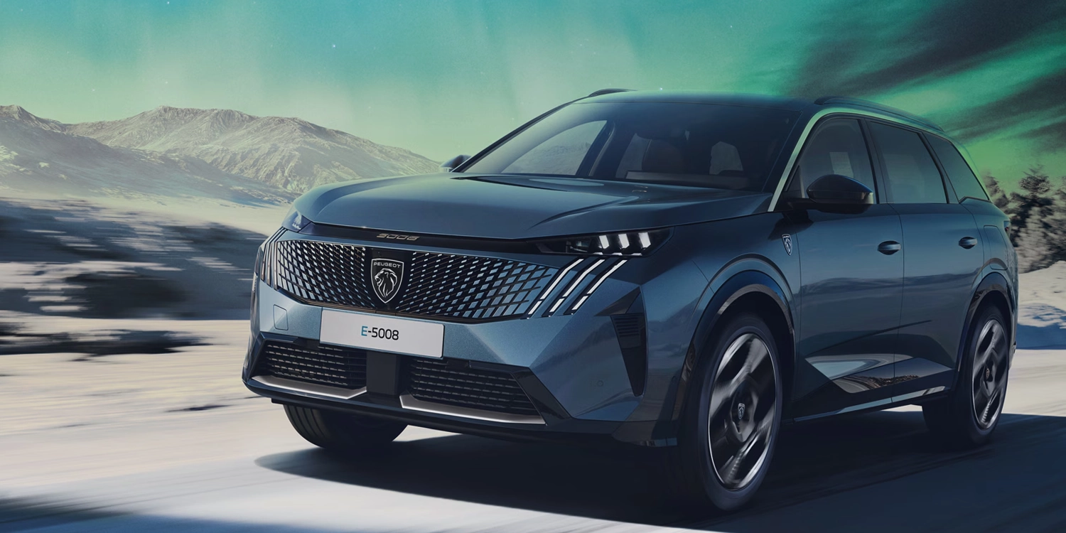 Peugeot e-5008 awd täyssähköinen 7-paikkainen neliveto   Mäkelän Auto Järvenpää